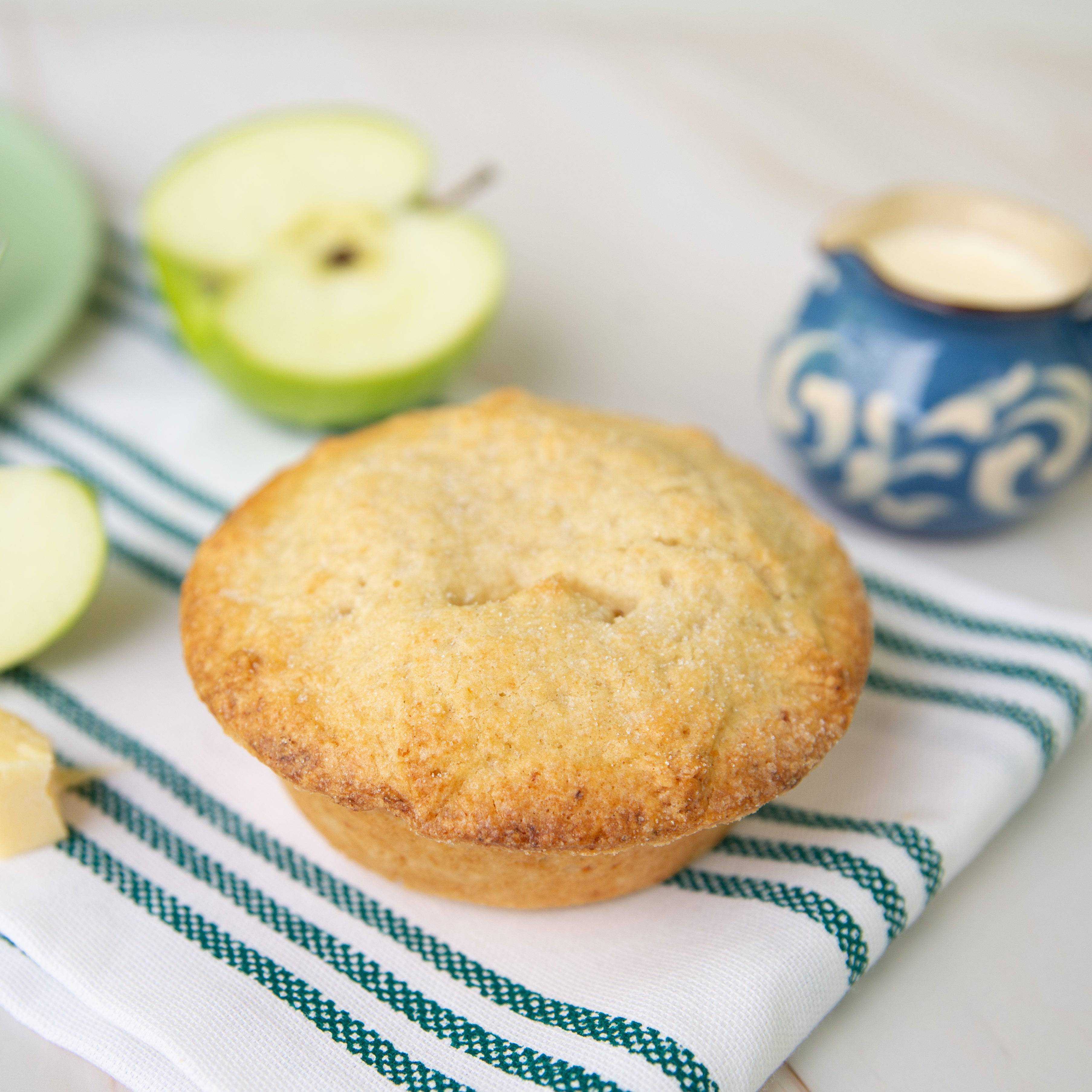 Apple Pie with Cheddar Cheese Crust (Serves 2)